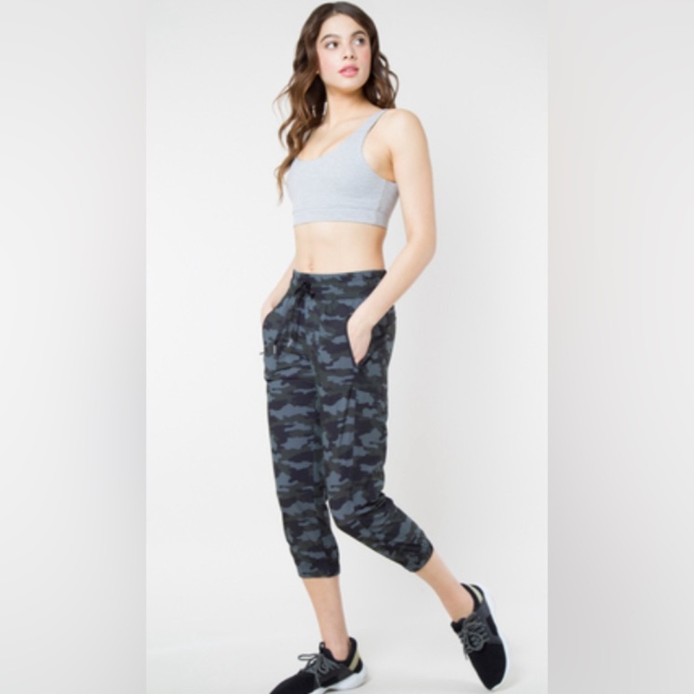 Kyodan Womens Slim Fit Cropped Pants in MAUVE